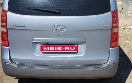 Hyundai H-1 II рестайлинг, 2012 год, 1 580 000 рублей, 3 фотография