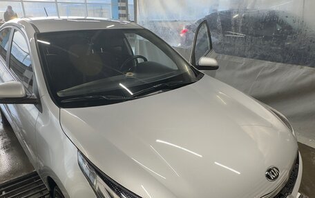 KIA Rio IV, 2021 год, 1 600 000 рублей, 1 фотография