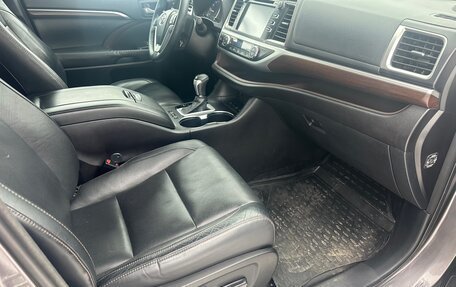 Toyota Highlander III, 2014 год, 2 890 000 рублей, 11 фотография