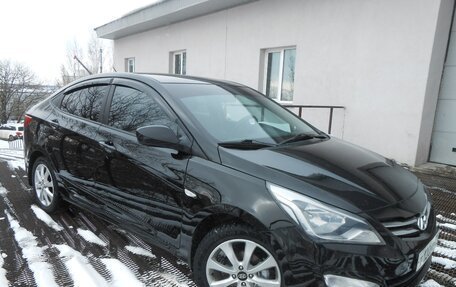 Hyundai Solaris II рестайлинг, 2015 год, 995 000 рублей, 1 фотография