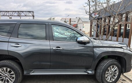 Mitsubishi Pajero Sport III рестайлинг, 2021 год, 3 700 000 рублей, 2 фотография