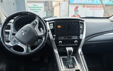 Mitsubishi Pajero Sport III рестайлинг, 2021 год, 3 700 000 рублей, 5 фотография