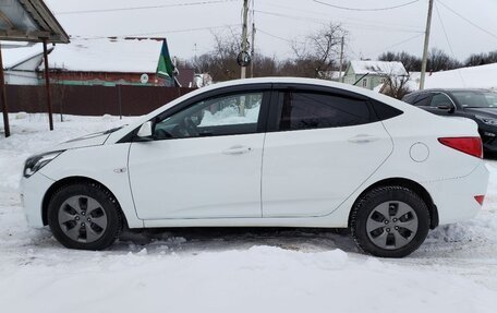 Hyundai Solaris II рестайлинг, 2016 год, 1 030 000 рублей, 4 фотография