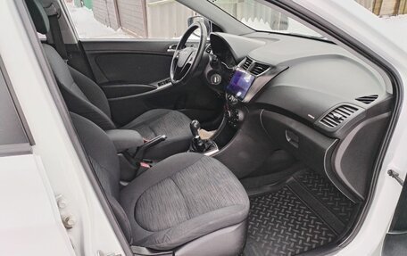 Hyundai Solaris II рестайлинг, 2016 год, 1 030 000 рублей, 8 фотография