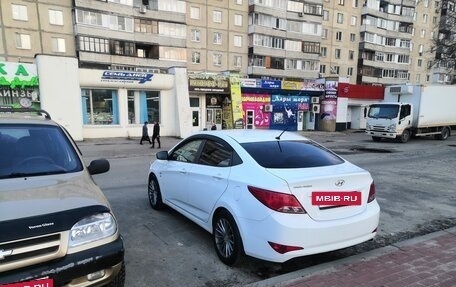 Hyundai Solaris II рестайлинг, 2016 год, 1 030 000 рублей, 2 фотография