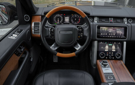 Land Rover Range Rover IV рестайлинг, 2018 год, 5 999 000 рублей, 13 фотография