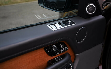 Land Rover Range Rover IV рестайлинг, 2018 год, 5 999 000 рублей, 26 фотография