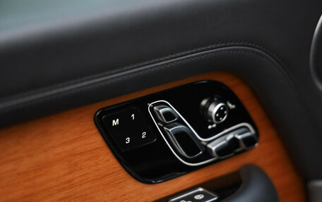 Land Rover Range Rover IV рестайлинг, 2018 год, 5 999 000 рублей, 27 фотография