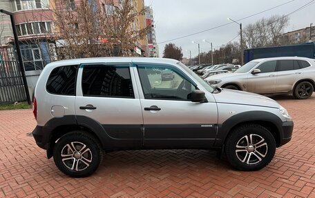 Chevrolet Niva I рестайлинг, 2018 год, 755 000 рублей, 4 фотография