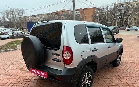 Chevrolet Niva I рестайлинг, 2018 год, 755 000 рублей, 5 фотография