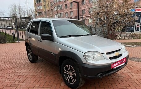 Chevrolet Niva I рестайлинг, 2018 год, 755 000 рублей, 3 фотография