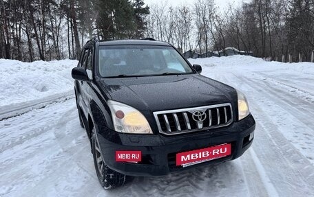 Toyota Land Cruiser Prado 120 рестайлинг, 2004 год, 1 688 000 рублей, 2 фотография