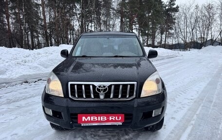 Toyota Land Cruiser Prado 120 рестайлинг, 2004 год, 1 688 000 рублей, 3 фотография