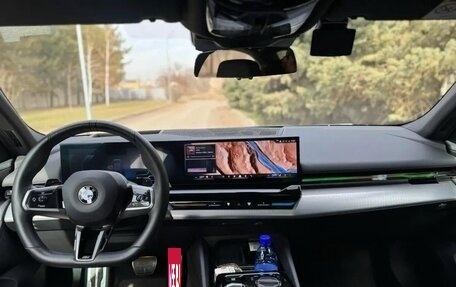 BMW 5 серия, 2024 год, 6 430 000 рублей, 10 фотография