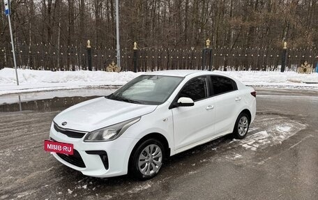 KIA Rio IV, 2019 год, 850 000 рублей, 2 фотография