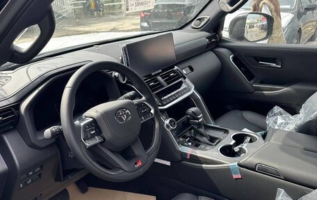 Toyota Land Cruiser, 2025 год, 15 100 000 рублей, 12 фотография