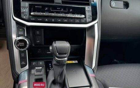 Toyota Land Cruiser, 2025 год, 15 100 000 рублей, 16 фотография