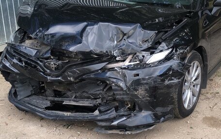 Toyota Camry, 2019 год, 1 350 000 рублей, 1 фотография