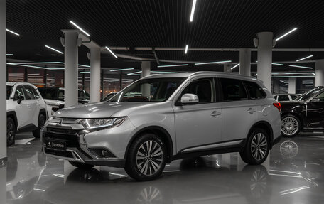 Mitsubishi Outlander III рестайлинг 3, 2019 год, 2 290 000 рублей, 1 фотография