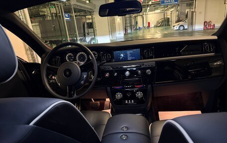 Rolls-Royce Phantom VII рестайлинг, 2015 год, 55 000 000 рублей, 12 фотография