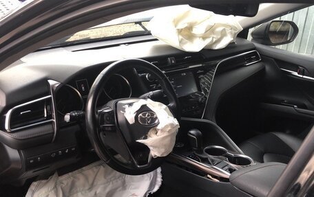 Toyota Camry, 2019 год, 1 350 000 рублей, 3 фотография