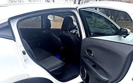 Honda Vezel, 2022 год, 1 680 000 рублей, 7 фотография