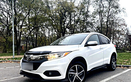 Honda Vezel, 2022 год, 1 680 000 рублей, 2 фотография