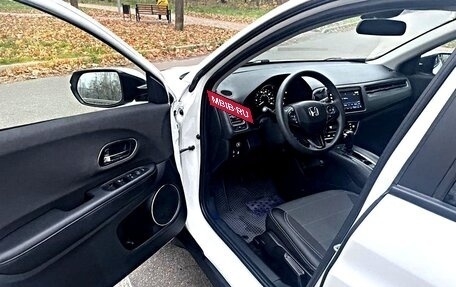 Honda Vezel, 2022 год, 1 680 000 рублей, 6 фотография