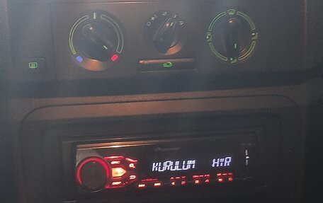 Skoda Fabia II, 2011 год, 450 000 рублей, 13 фотография