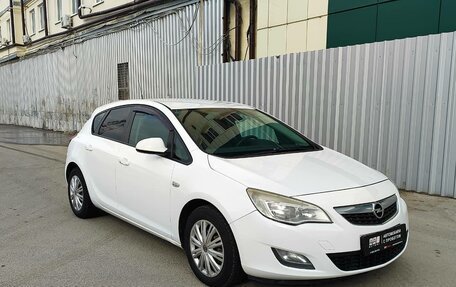 Opel Astra J, 2010 год, 584 000 рублей, 3 фотография