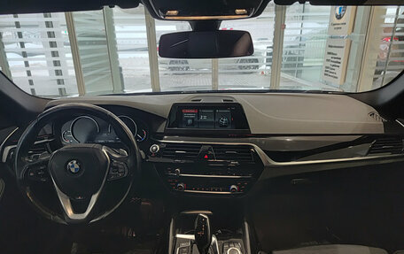 BMW 5 серия, 2018 год, 2 600 000 рублей, 17 фотография