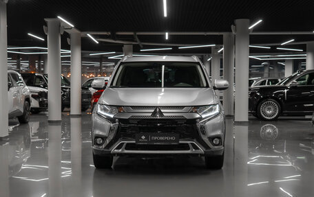 Mitsubishi Outlander III рестайлинг 3, 2019 год, 2 290 000 рублей, 3 фотография