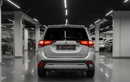 Mitsubishi Outlander III рестайлинг 3, 2019 год, 2 290 000 рублей, 6 фотография