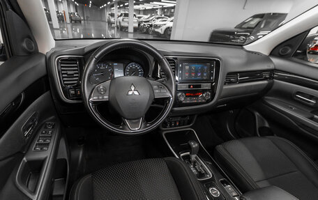 Mitsubishi Outlander III рестайлинг 3, 2019 год, 2 290 000 рублей, 7 фотография