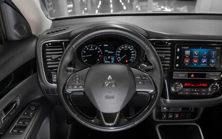 Mitsubishi Outlander III рестайлинг 3, 2019 год, 2 290 000 рублей, 10 фотография