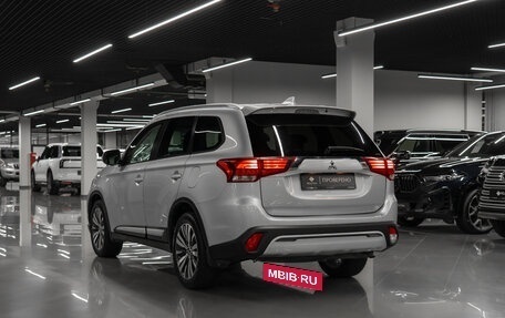 Mitsubishi Outlander III рестайлинг 3, 2019 год, 2 290 000 рублей, 5 фотография