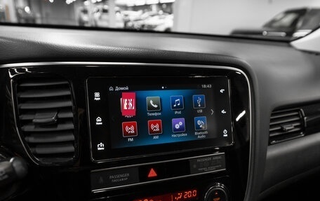 Mitsubishi Outlander III рестайлинг 3, 2019 год, 2 290 000 рублей, 14 фотография