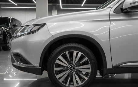 Mitsubishi Outlander III рестайлинг 3, 2019 год, 2 290 000 рублей, 22 фотография