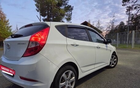 Hyundai Solaris II рестайлинг, 2015 год, 1 000 000 рублей, 7 фотография