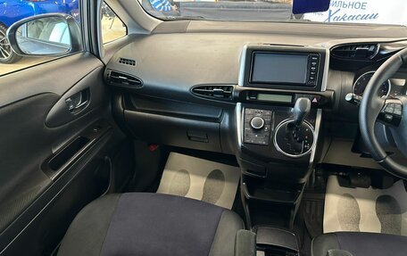 Toyota Wish II, 2017 год, 1 899 999 рублей, 14 фотография