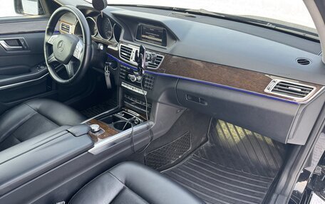 Mercedes-Benz E-Класс, 2013 год, 1 750 000 рублей, 15 фотография