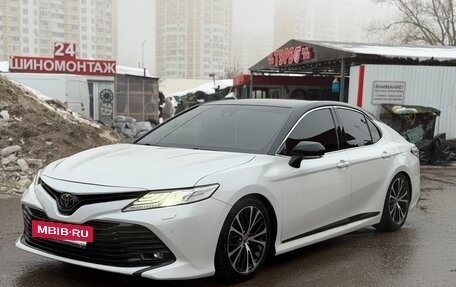 Toyota Camry, 2021 год, 2 520 000 рублей, 3 фотография