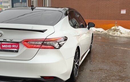 Toyota Camry, 2021 год, 2 520 000 рублей, 10 фотография