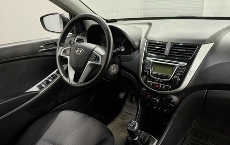 Hyundai Solaris II рестайлинг, 2011 год, 576 000 рублей, 10 фотография