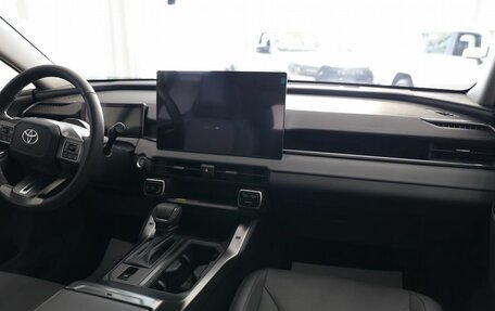 Toyota RAV4, 2025 год, 5 250 000 рублей, 15 фотография