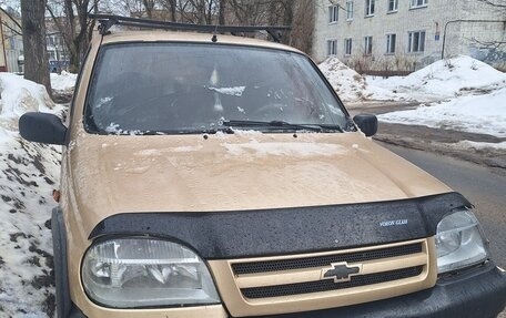 Chevrolet Niva I рестайлинг, 2004 год, 230 000 рублей, 1 фотография