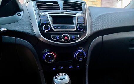 Hyundai Solaris II рестайлинг, 2016 год, 1 100 000 рублей, 10 фотография