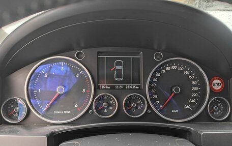 Volkswagen Touareg III, 2004 год, 650 000 рублей, 11 фотография