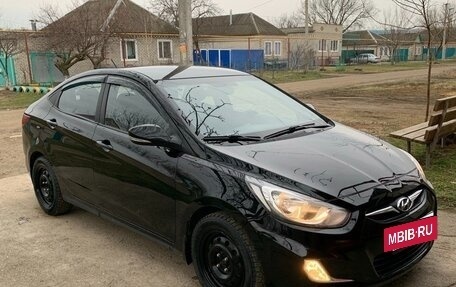 Hyundai Solaris II рестайлинг, 2011 год, 750 000 рублей, 2 фотография