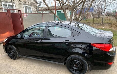 Hyundai Solaris II рестайлинг, 2011 год, 750 000 рублей, 3 фотография